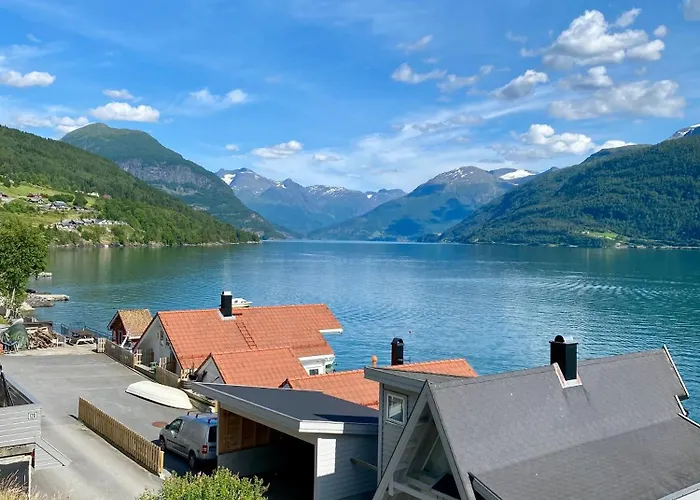 - Faleide - Hus Ved Fjorden *