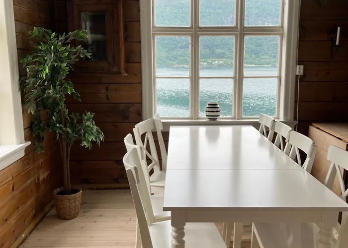 Feriehus - Faleide - Hus Ved Fjorden