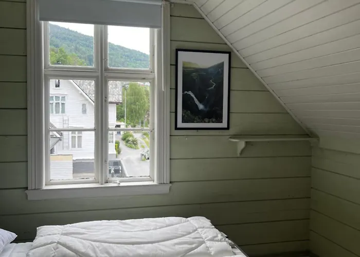 - Faleide - Hus Ved Fjorden *