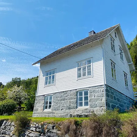 Дом отдыха - Faleide - Hus Ved Fjorden Стрюн